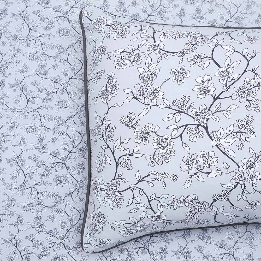 Wilko Double Grey Ditsy Floral Reversible Duvet Set Image 4