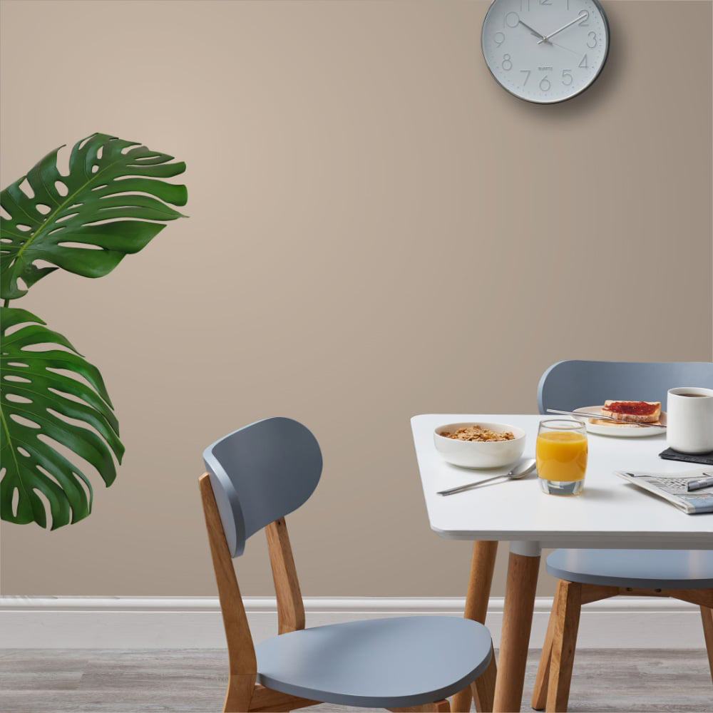 Wilko Walls & Ceilings Oatmeal Silk Emulsion Paint 5L Image 4