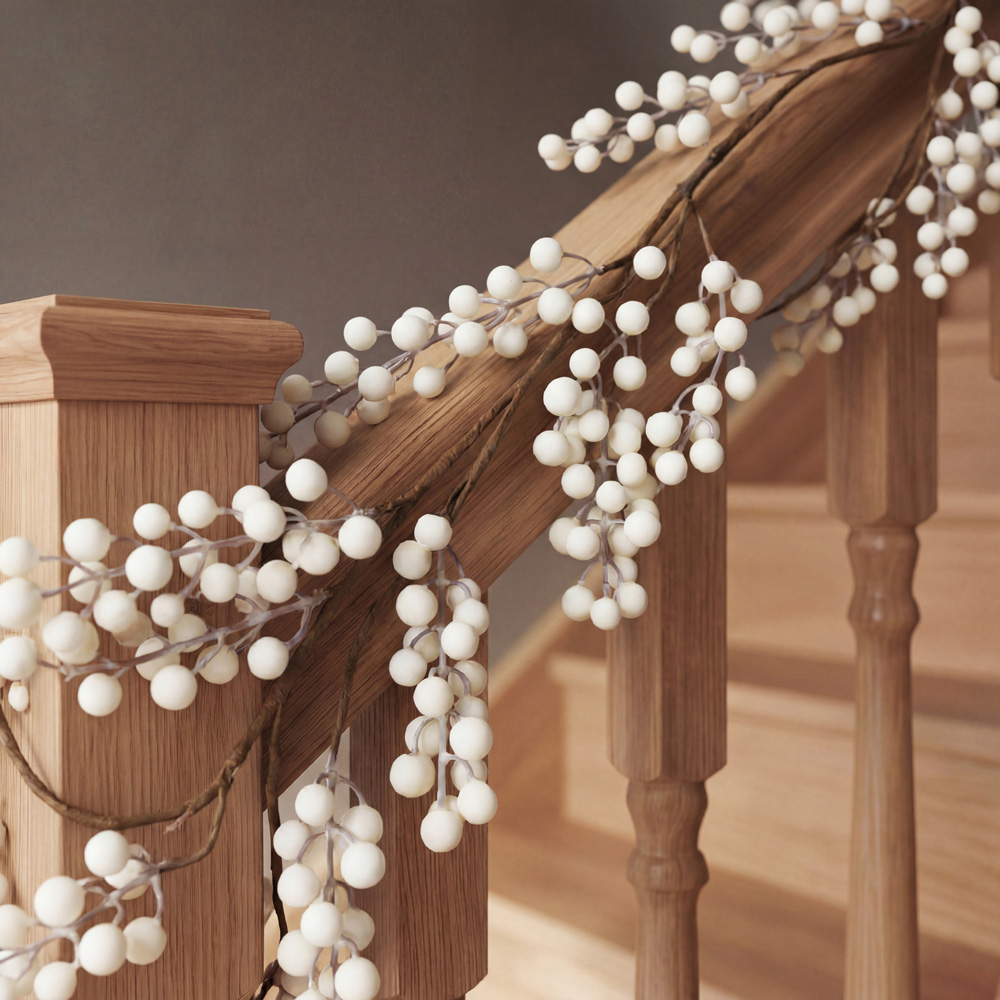 Charles Bentley White Berry Christmas Garland 180cm Image 6
