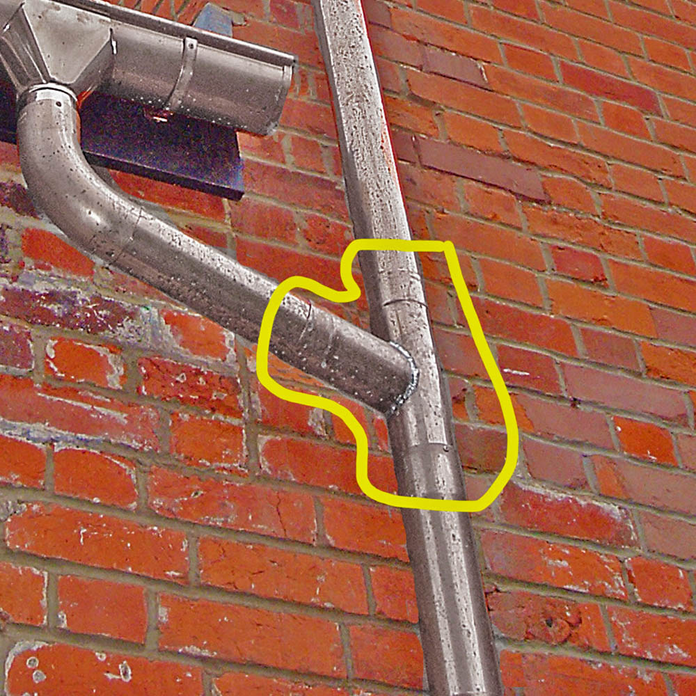 Metal Gutta Zinc Downpipe 72 Degree Branch Image 2