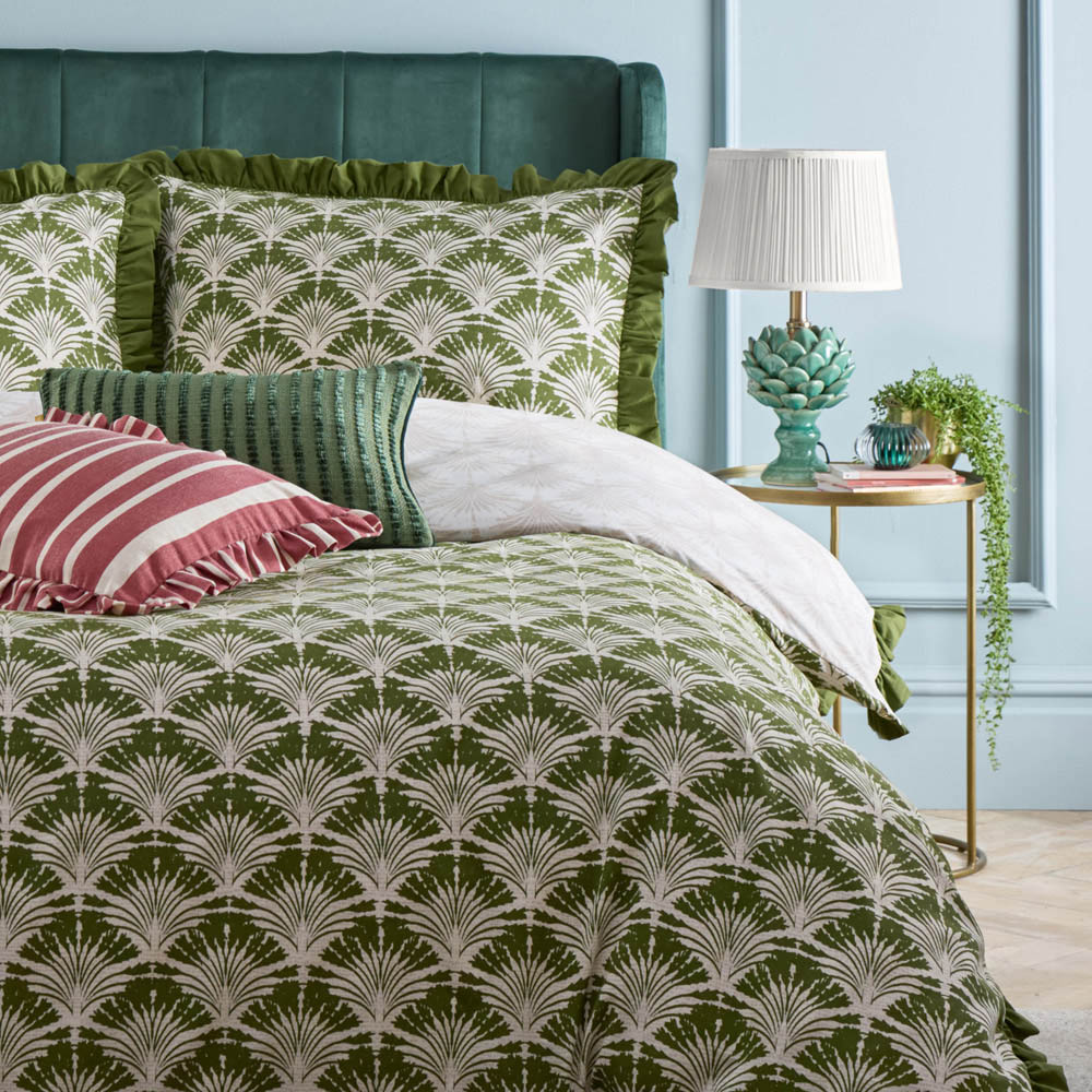 furn. Deco King Size Moss Palm Printed Ruffle Duvet Set Image 2