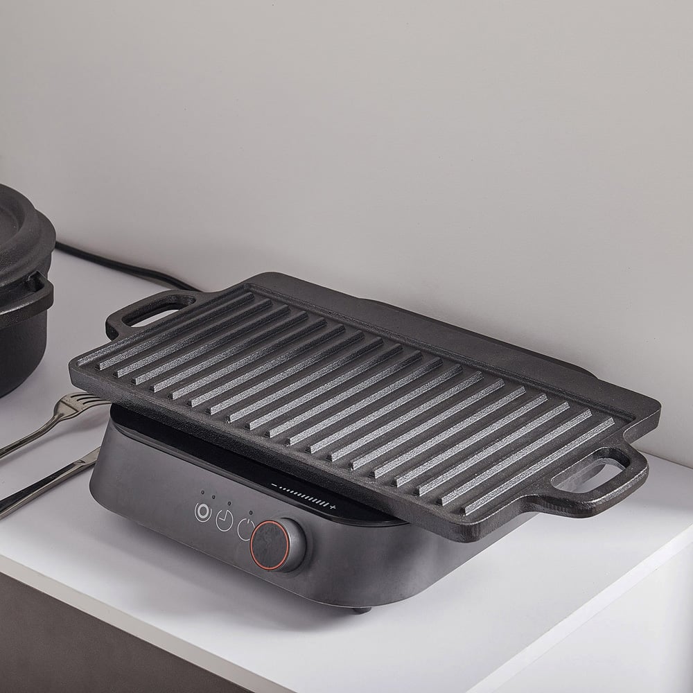Living and Home Heavy Duty Cast Iron Griddle with Dual Handle 45 x 22cm Image 2