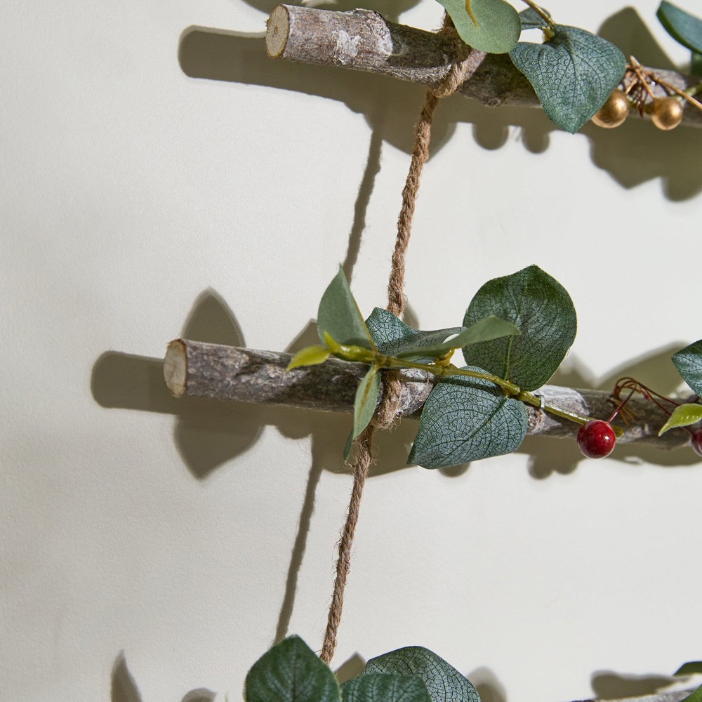Dibor Mistletoe Leaves and Berries Christmas Tree Ladder Decoration 88cm Image 5