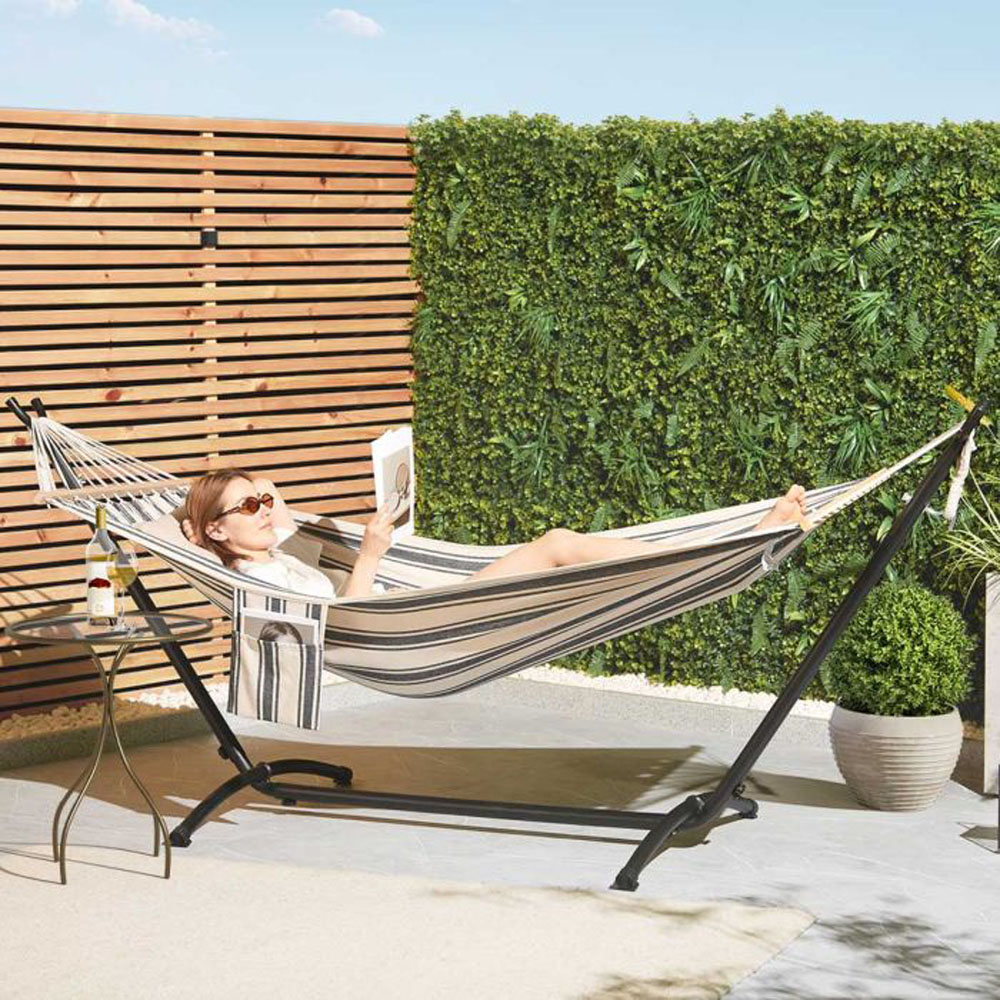 VonHaus Beige Hammock with Metal Frame Image 1