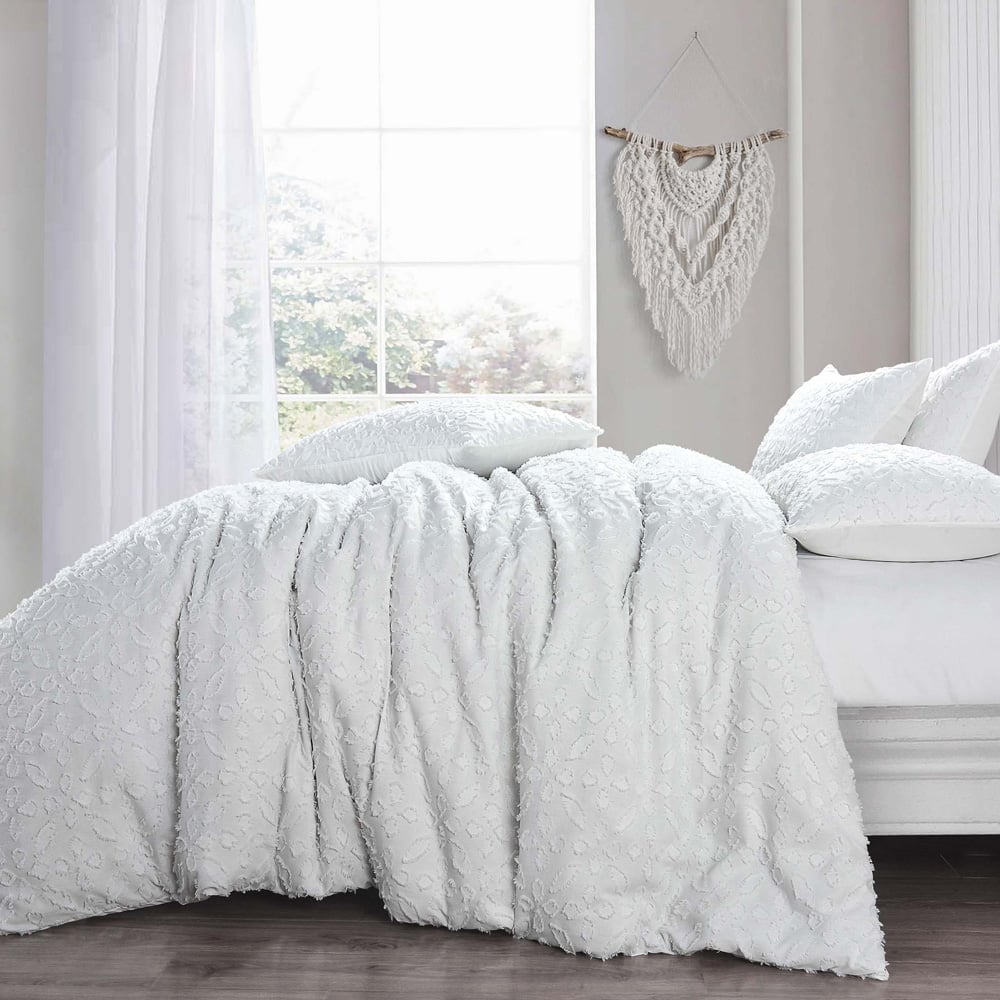 Intimates Astra Super King Size White Tufted Duvet Set Image 1