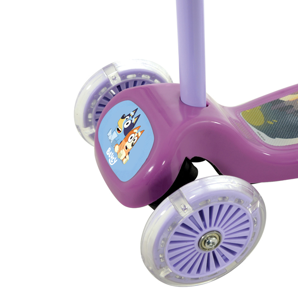 Bluey Multicolour Tilt and Turn Scooter Image 8
