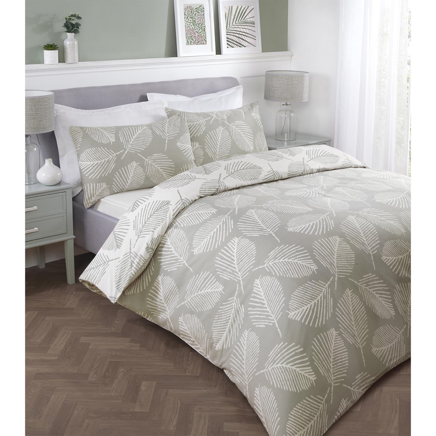 Falling Leaves Duvet Cover and Pillowcase Set - Green and White / Single Image 2