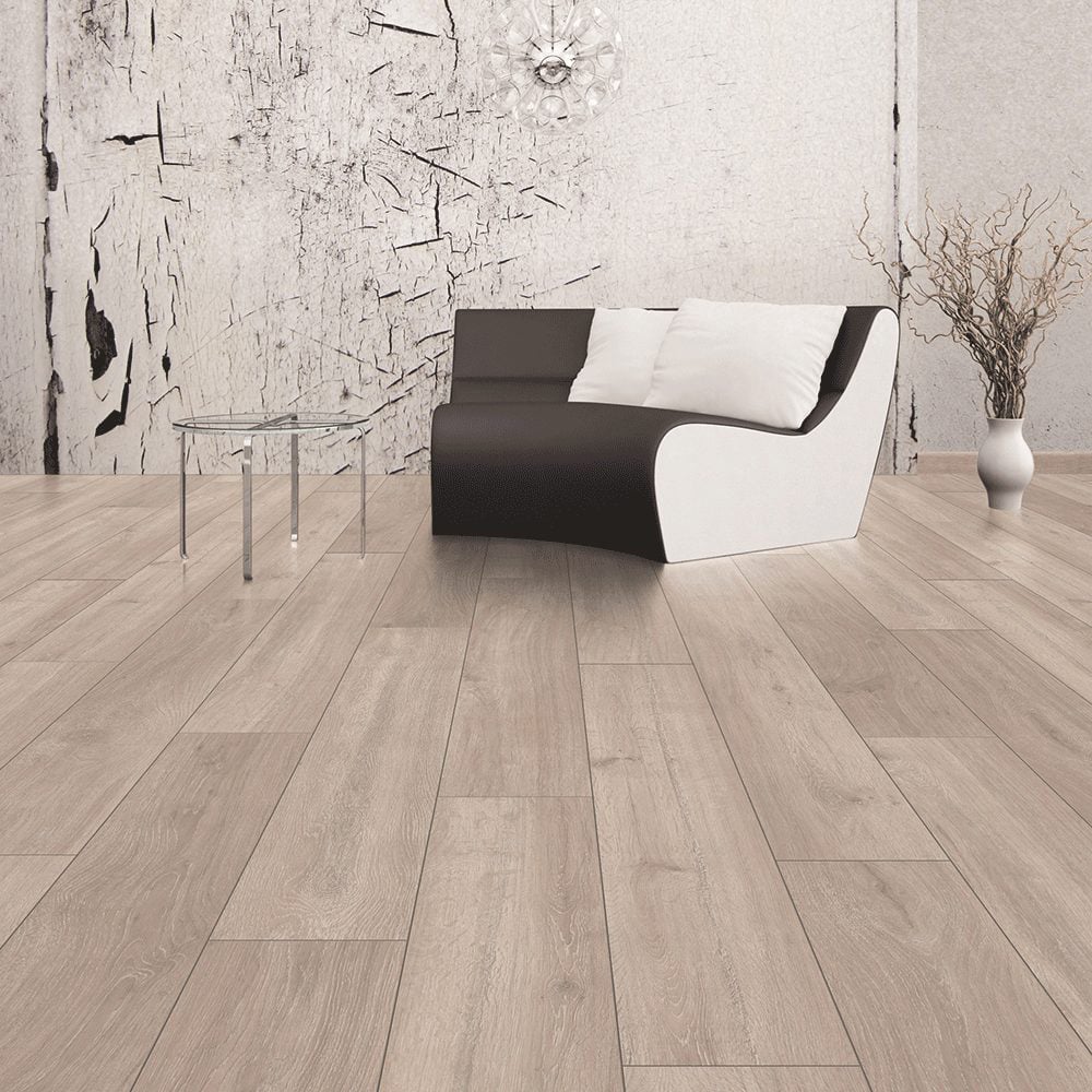 National Skirting Oak Rockford Laminate Flooring 6 pack Image 1