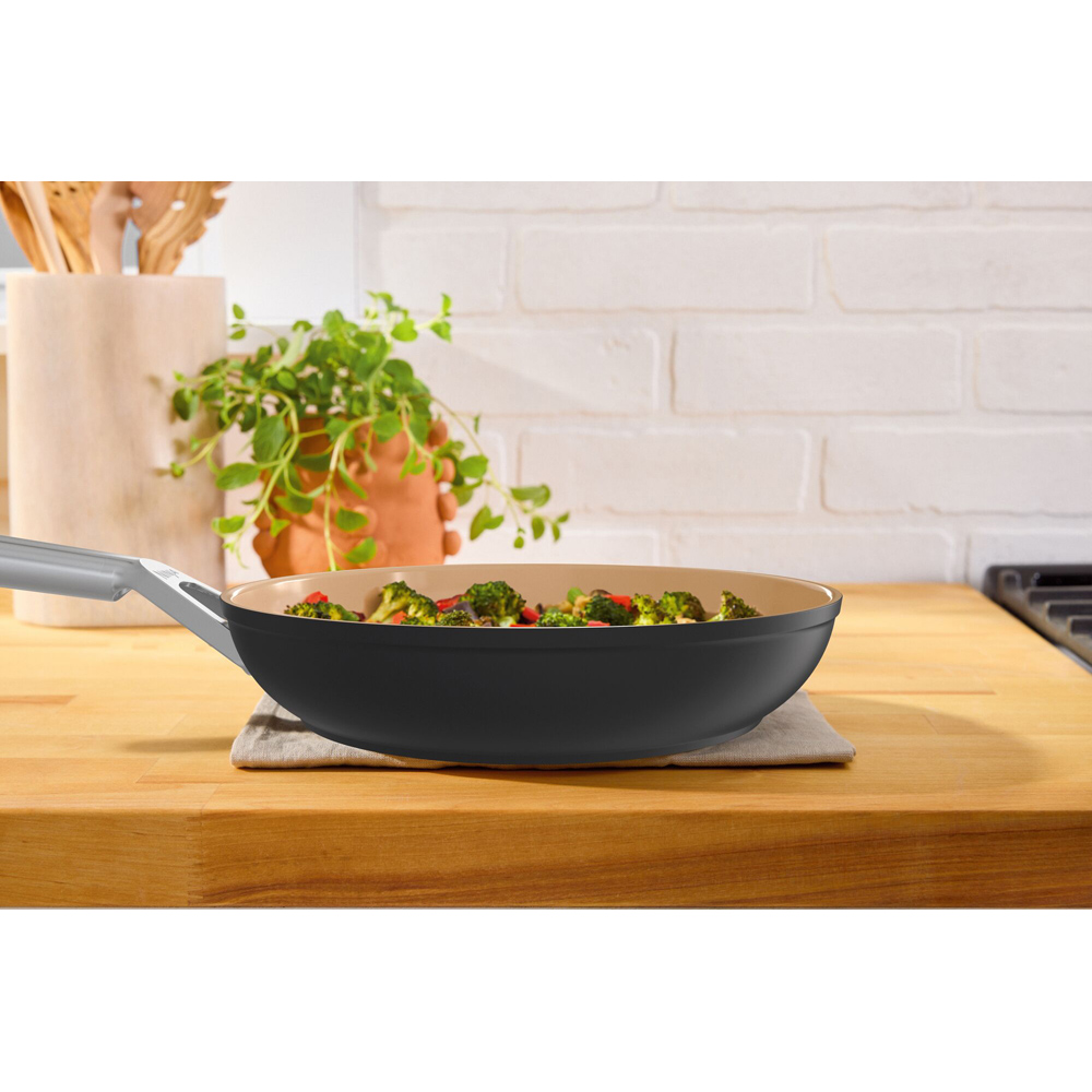 Ninja Extended Life 24cm Grey Ceramic Frying Pan Image 4