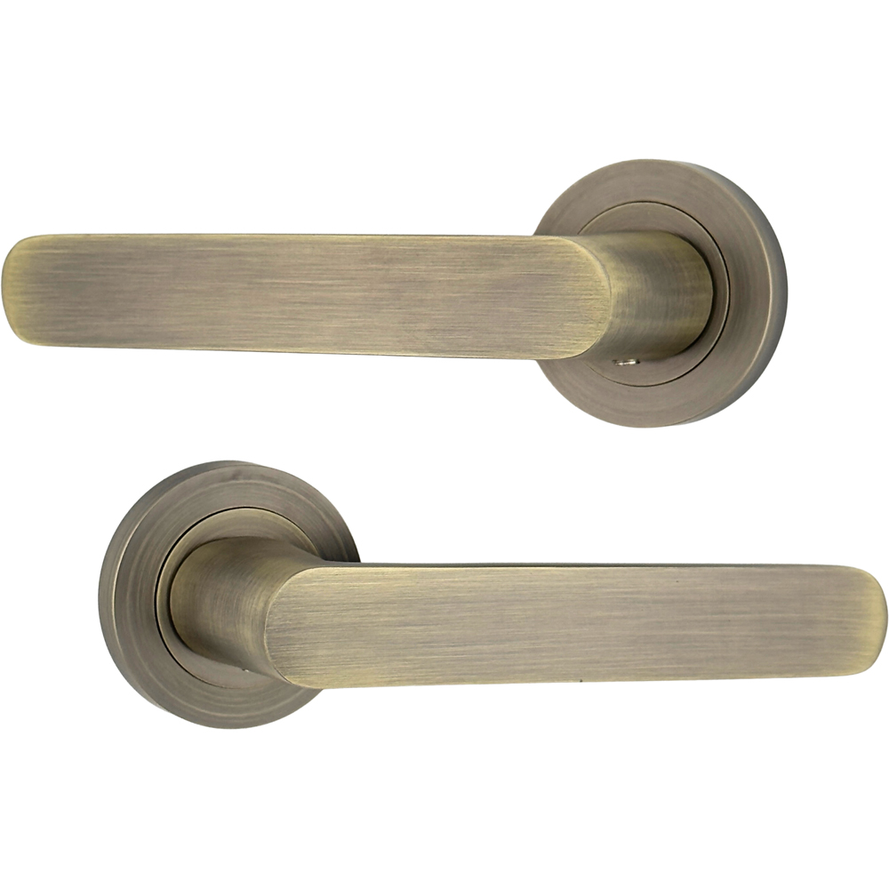 AXS Hardware Harlem Antique Brass Latch Door Handles on Rose 4 Pack Image 3
