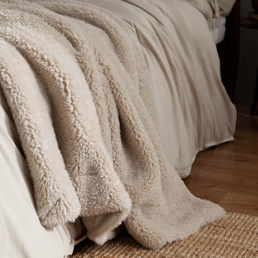 Yard Olann Natural Shearling Fleece Throw Image 7
