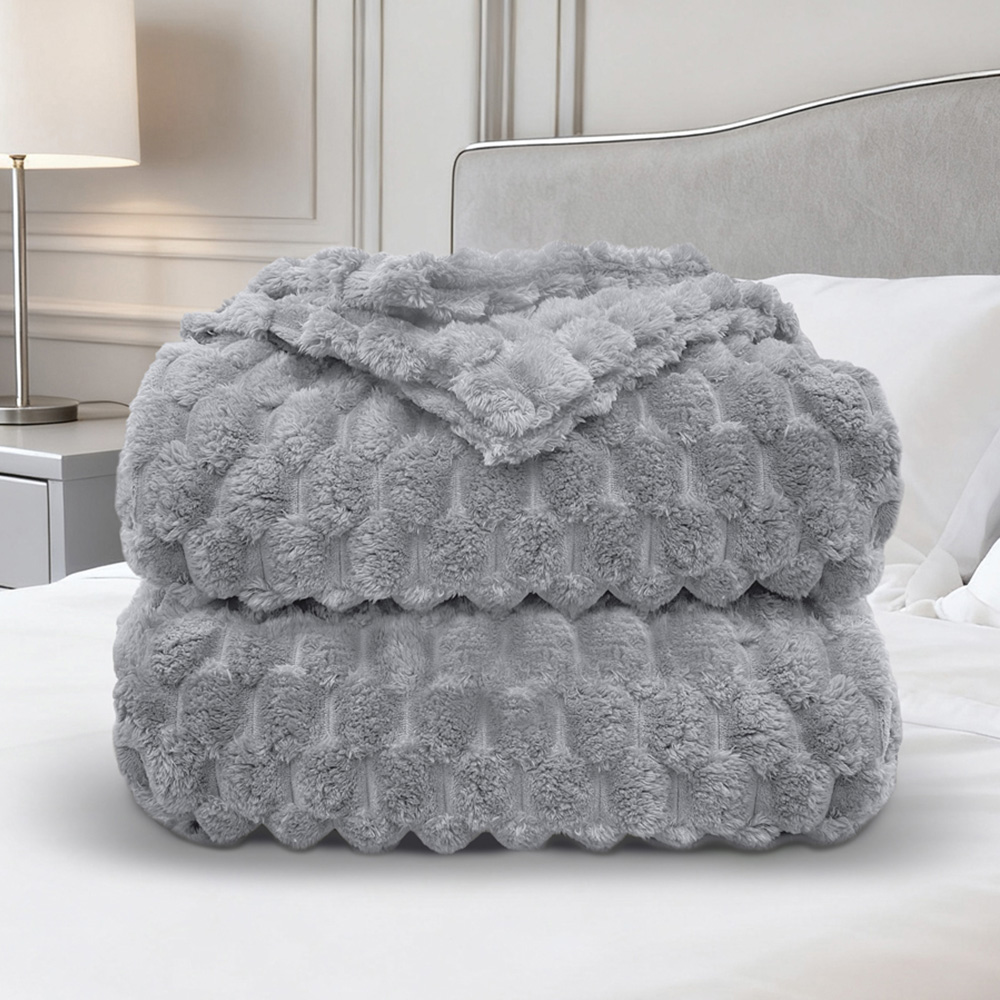 Velosso Silver Chunky Popcorn Throw 150 x 200cm Image 3