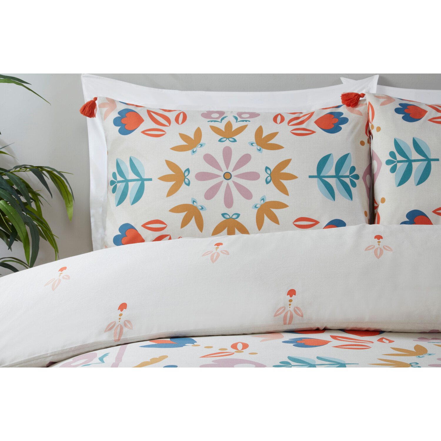 Amari Floral Duvet Cover and Pillowcase Set - Superking Image 3
