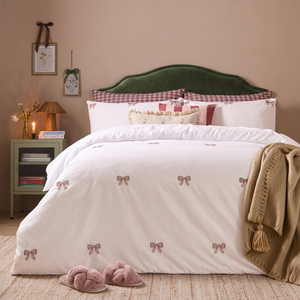 Furn Christmas Single Burgundy and Pink Embroidered Bows Duvet Cover Set Image 1