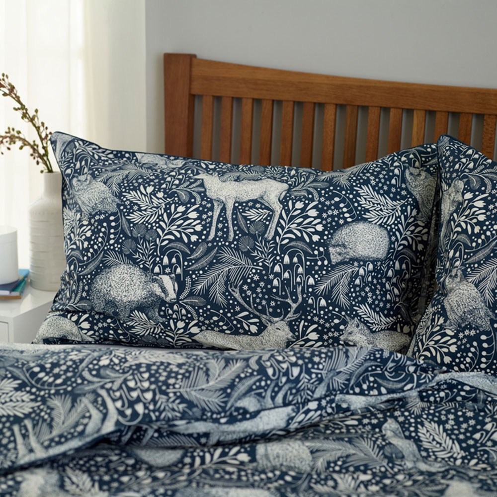 Deyongs Woodland Folk Double Navy Reversible Duvet Set Image 2
