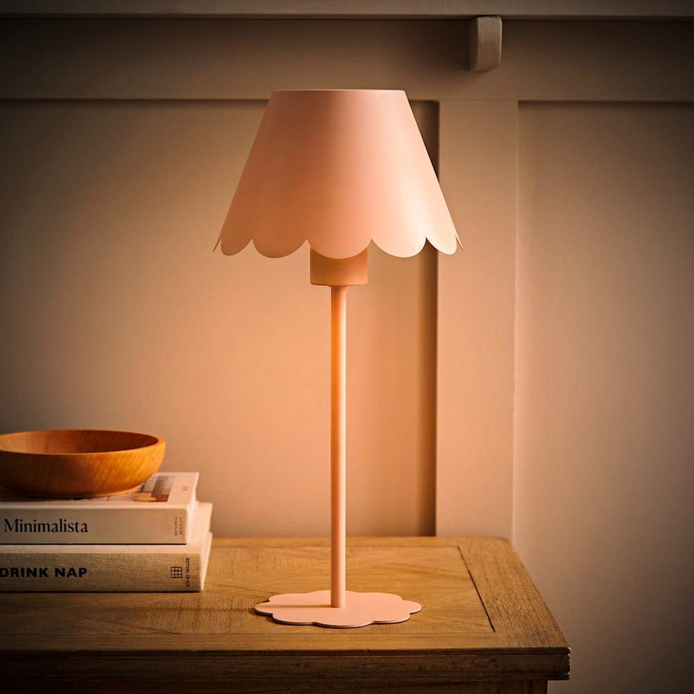 ValueLights Hattie Pink Scallop Rechargeable Table Lamp Image 2