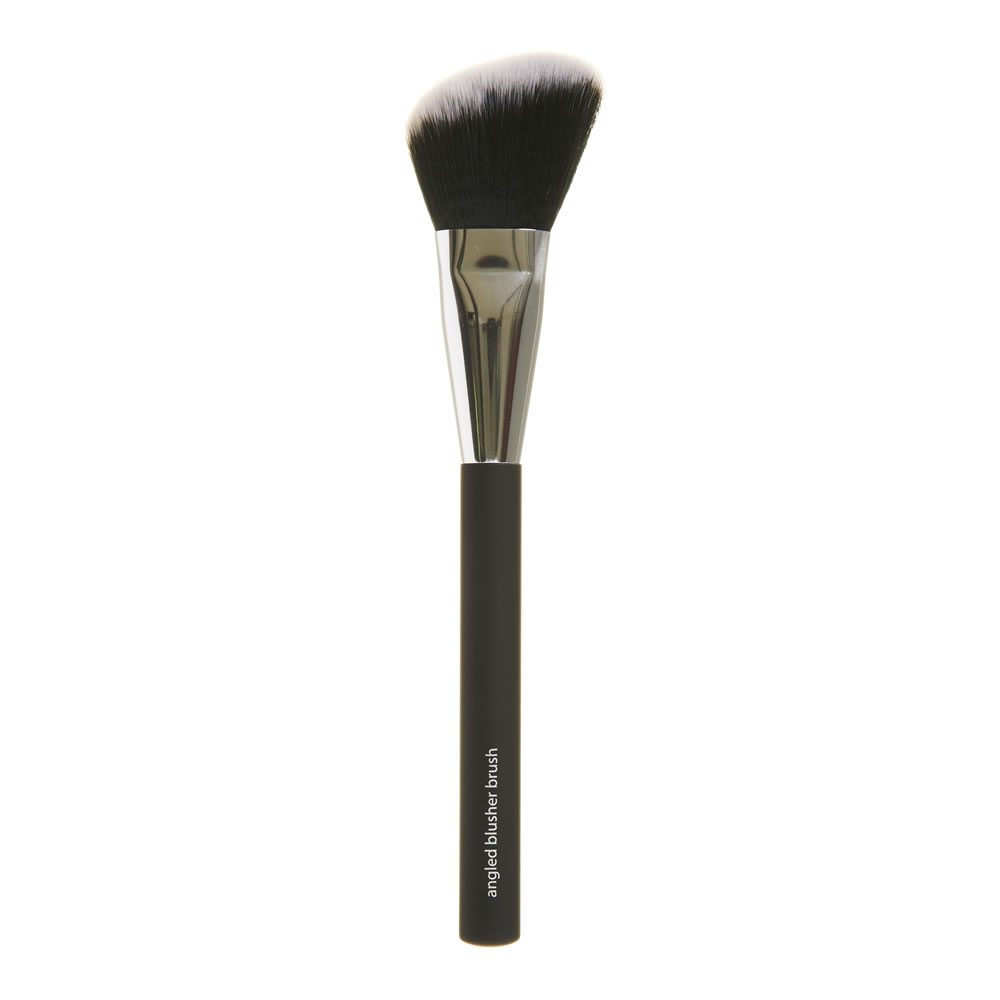 Wilko Premium Angled Blusher Brush Image