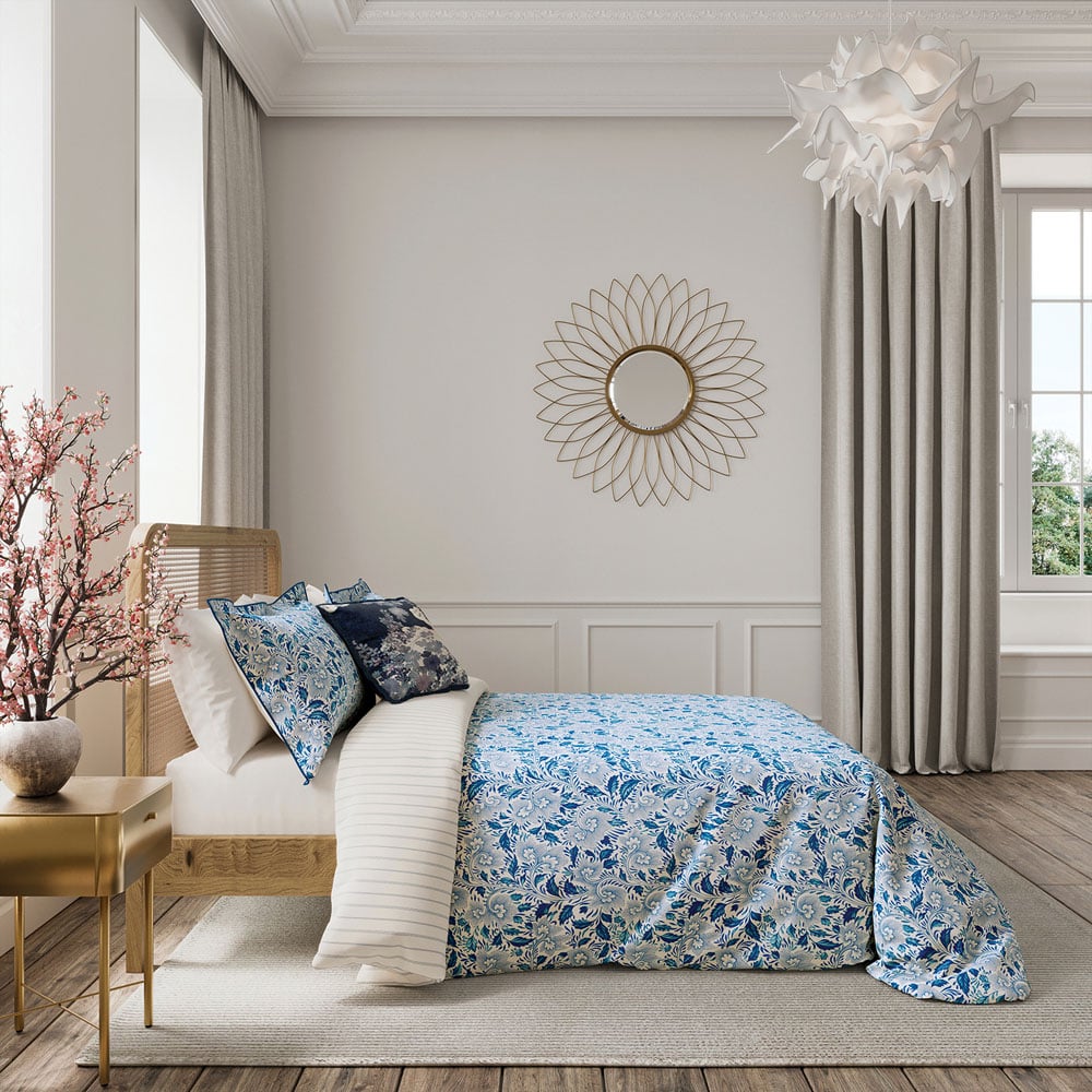 V&A Ornamental Bloom Double Indigo Duvet Set Image 4