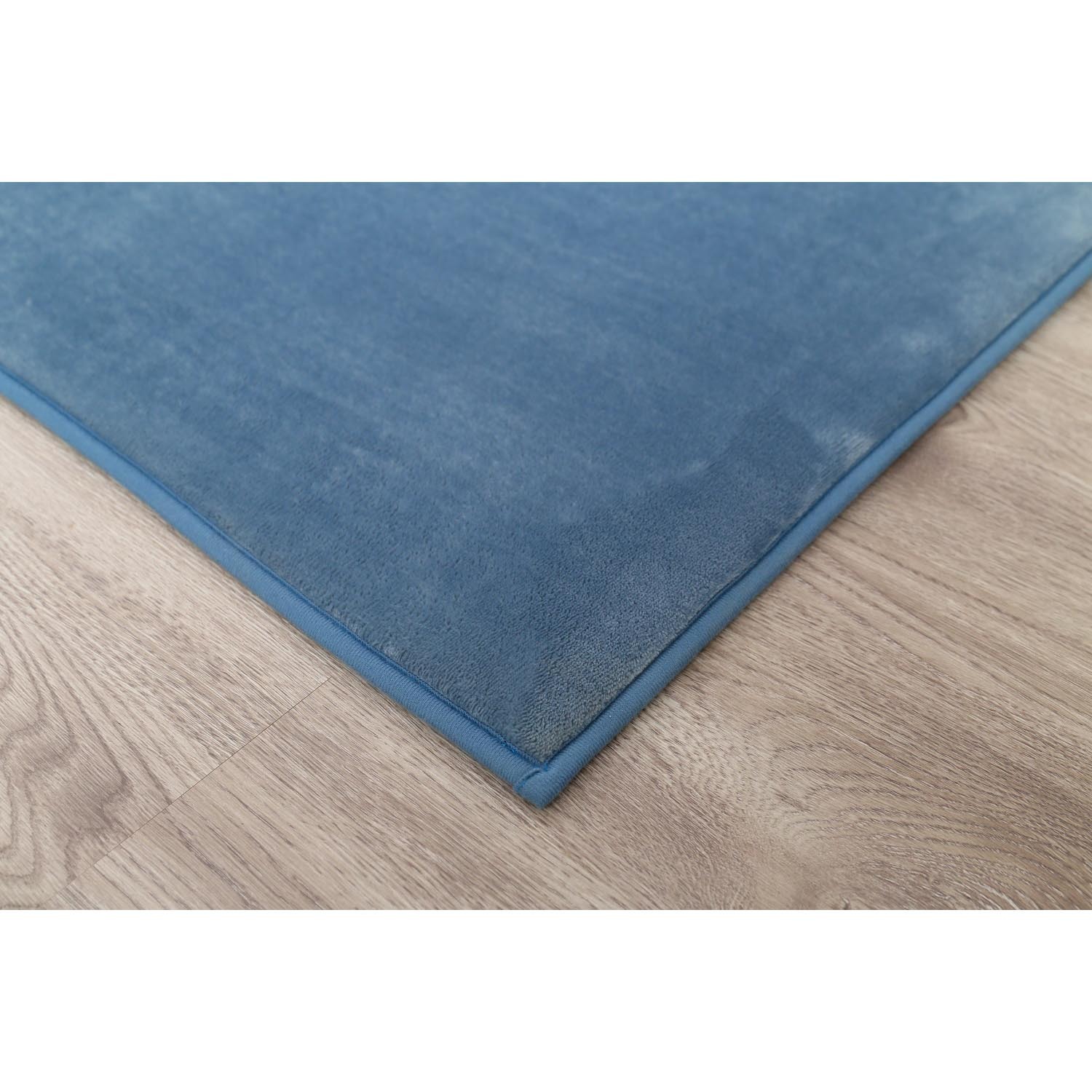 Blue Flannel Cosy Rug 160 x 110cm Image 3