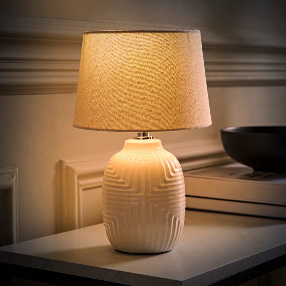 ValueLights Harrison Taper Shade White Geo Ribbed Pattern Gloss Small LED Table Lamp Image 6