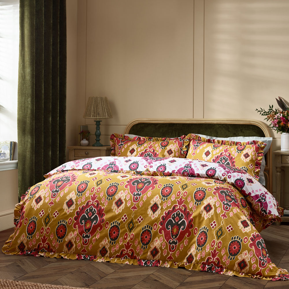 Paoletti Dawson Ikat King Size Reversible Amber Duvet Set Image 1
