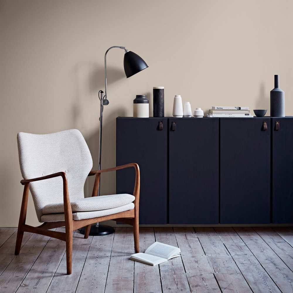 Crown Easyclean Matt Emulsion Paint - East Village Image 7