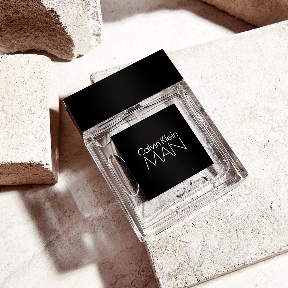 Calvin Klein Man Eau De Toilette Spray 100ml Image 2