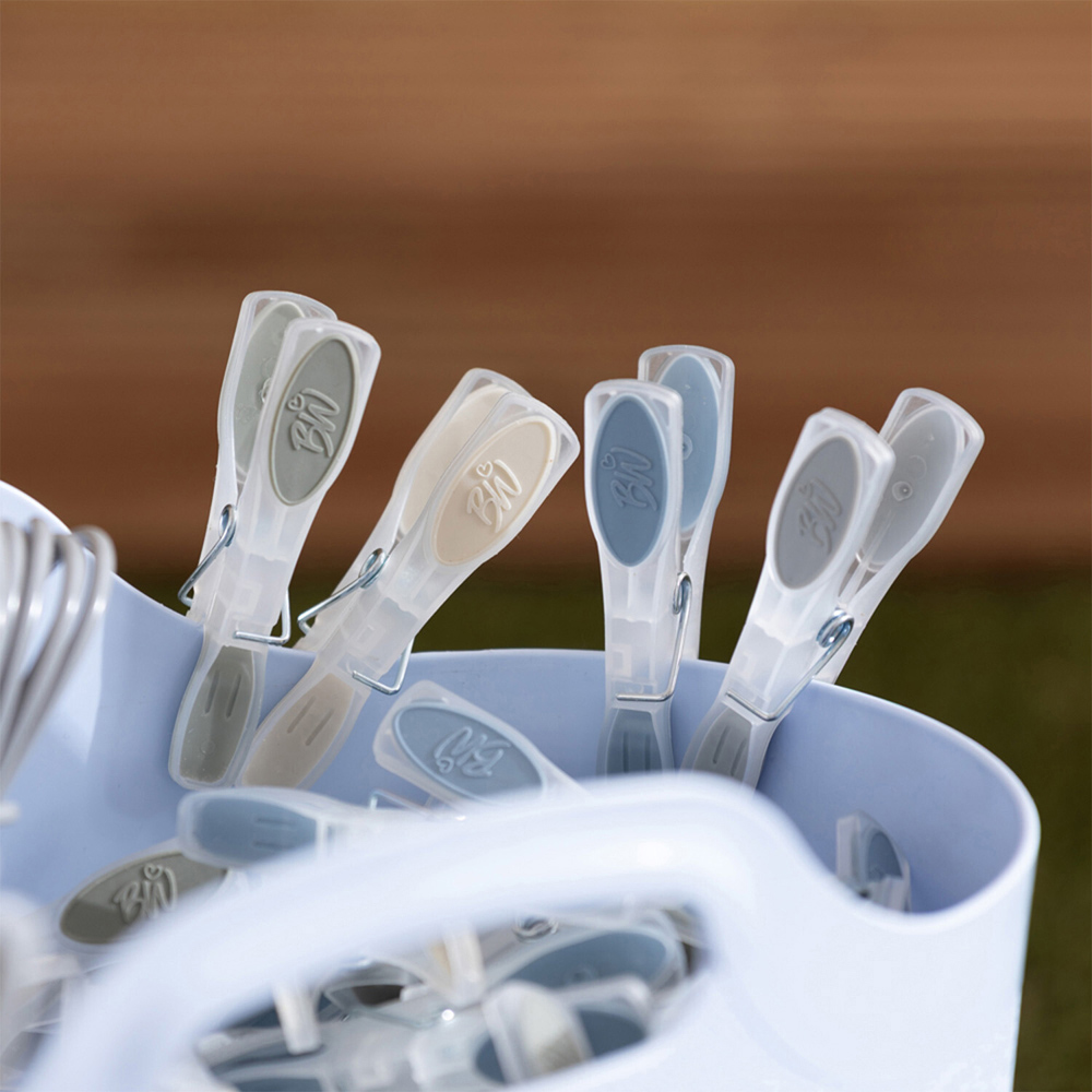 Pack of 20 Betterware Soft Grip Pegs Image 6