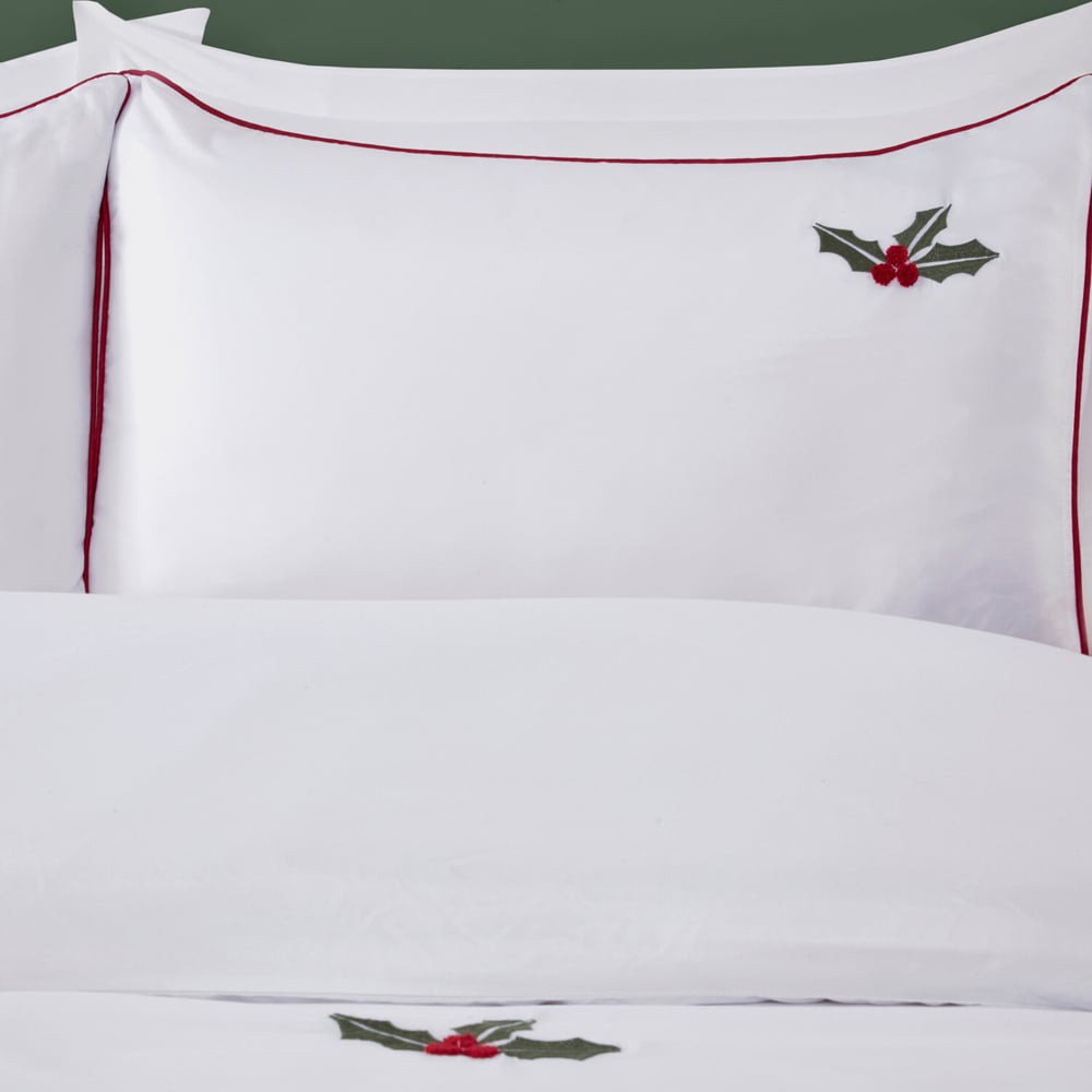 Holly and Berries Duvet SetWhiteDouble Image 5