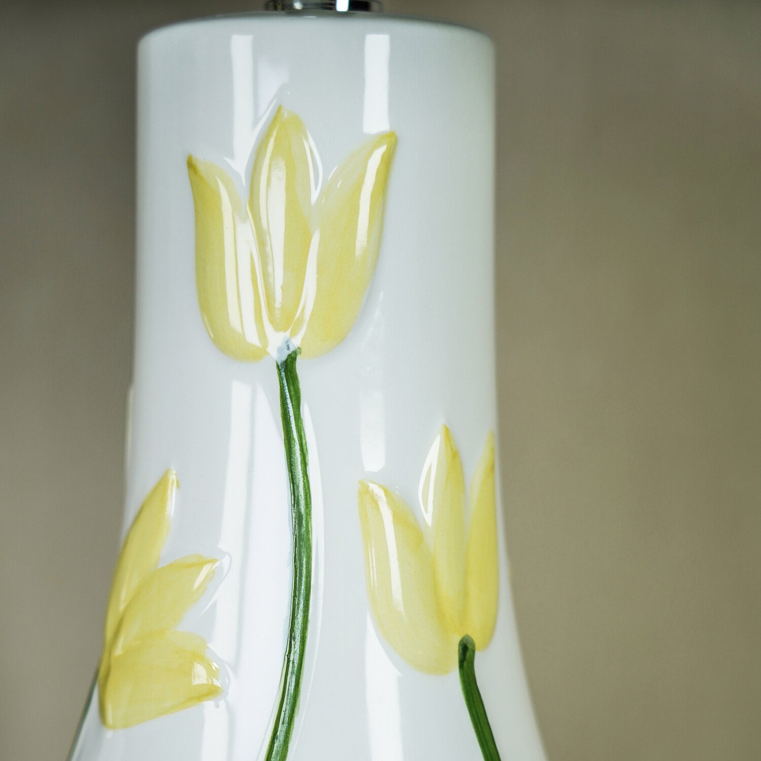 Tulip Embossed Table Lamp White Image 7