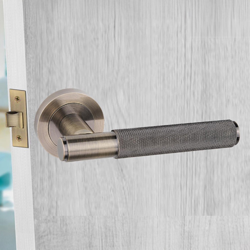 Golden Grace Straight T-Bar Knurled Antique Brass Door Handles and Hinges Set 4 Pack Image 2