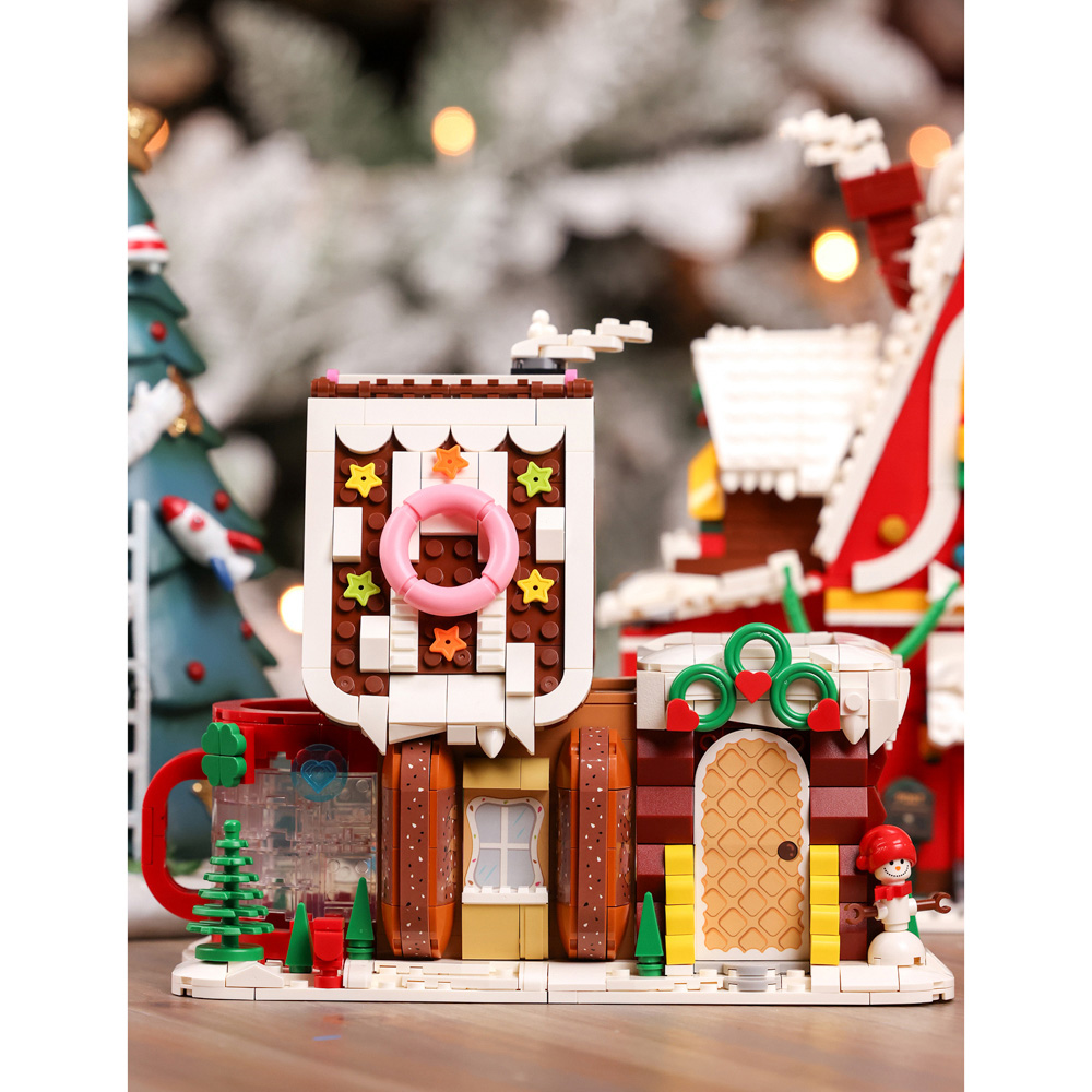 The Seasonal Gift Co. Toy Shop 628 Piece Kids Gingerbread House Brick Building Set Image 4