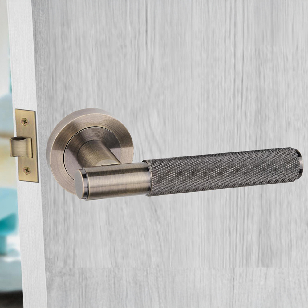 Golden Grace Straight T-Bar Knurled Antique Brass Door Handles and Hinges Set Image 2