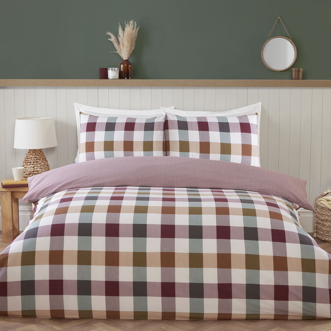 Skye Check Duvet Set - Burgundy / Single Image 1