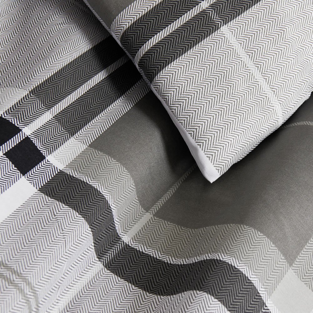 Wilko Single Black and Grey Checked 144 Thread Count Duvet Set Image 3