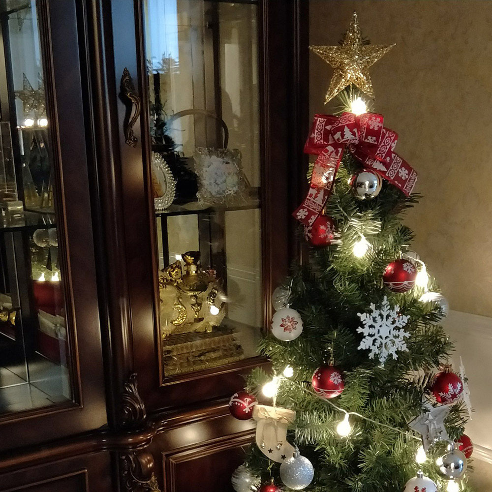 Living and Home Gold Star Christmas Tree Topper Image 8