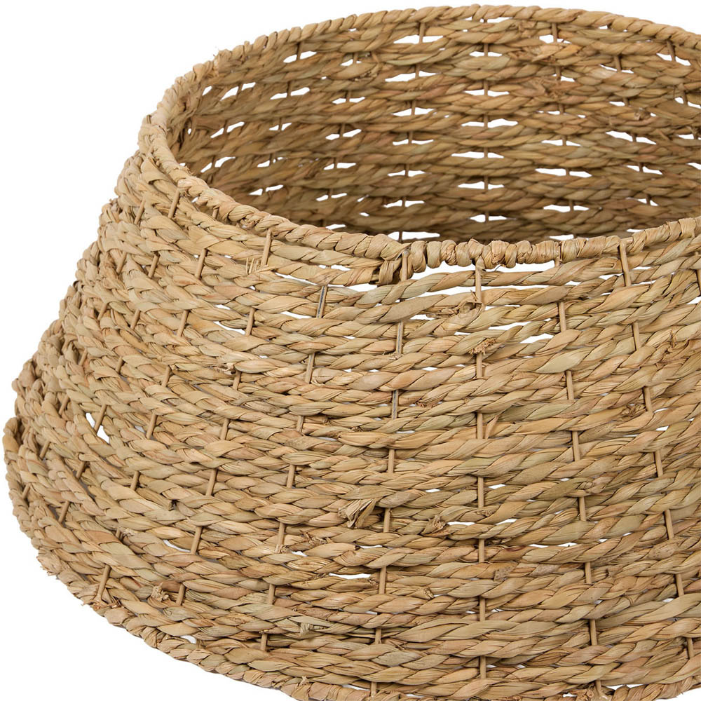 Wicker Christmas Tree Skirt Natural Image 2