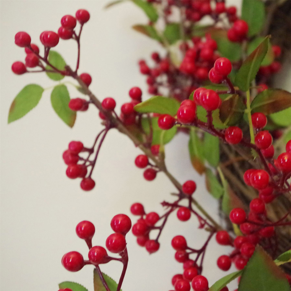 Leaf Luxury Christmas Natural Look Red Berry Floristry Wreath 60cm Image 3