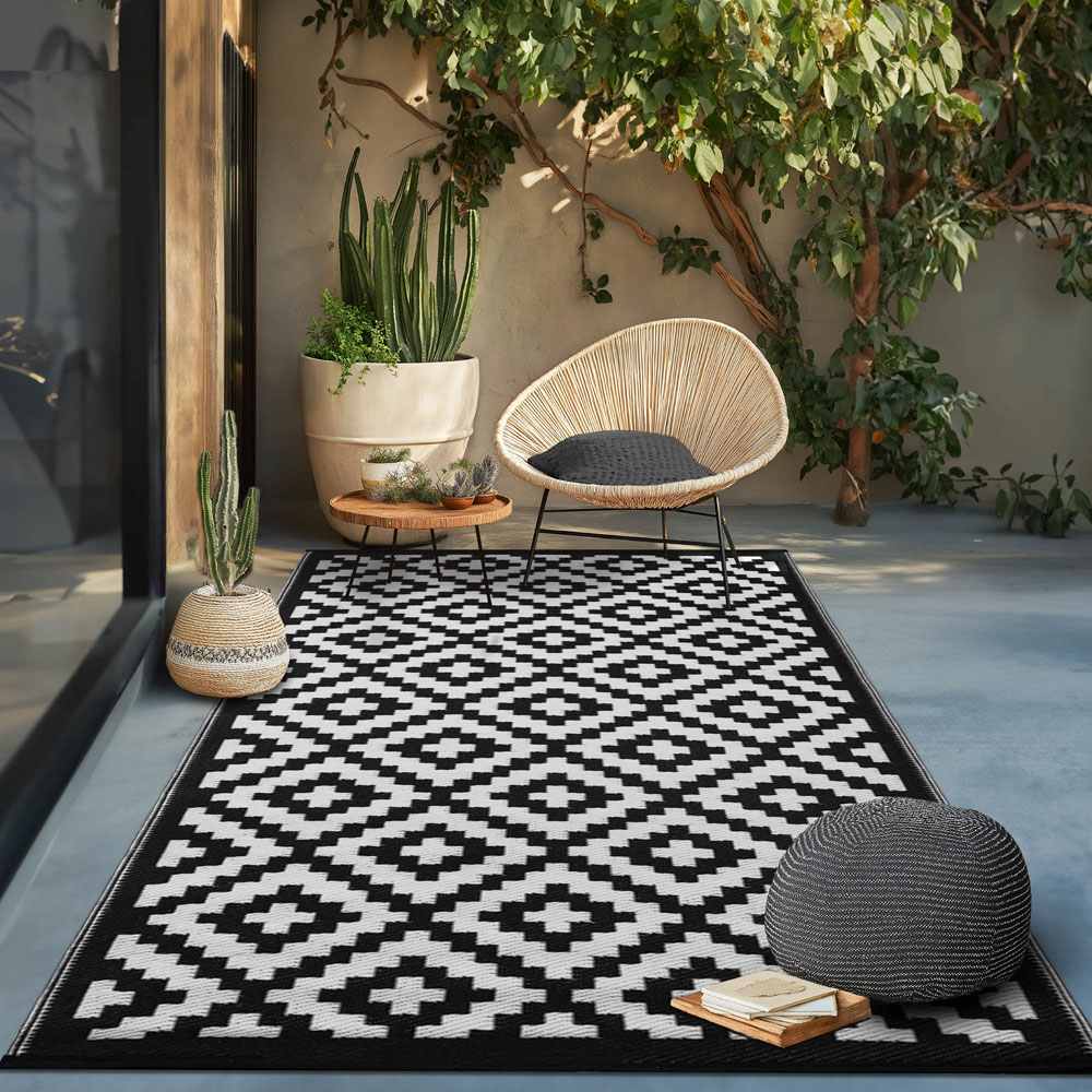 Green Decore Nirvana Black and White Outdoor Rug 120 x 180cm Image 5