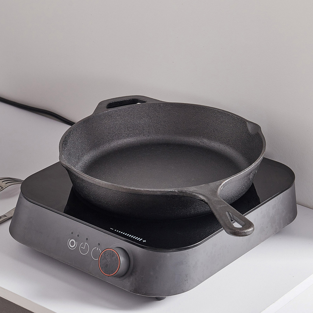 Living and Home Dia Cast Iron Round Skillet Frying Pan 30cm Image 7