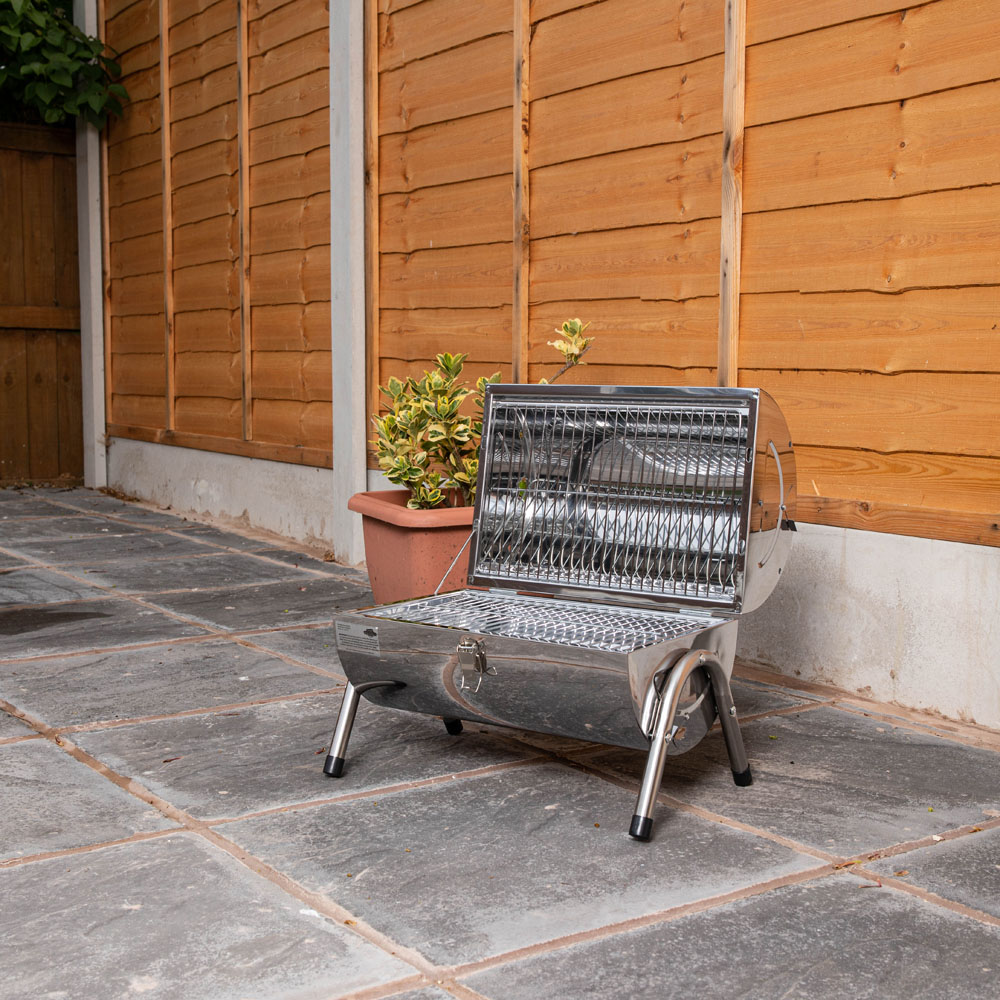 Samuel Alexander Charcoal Barrel BBQ Wilko