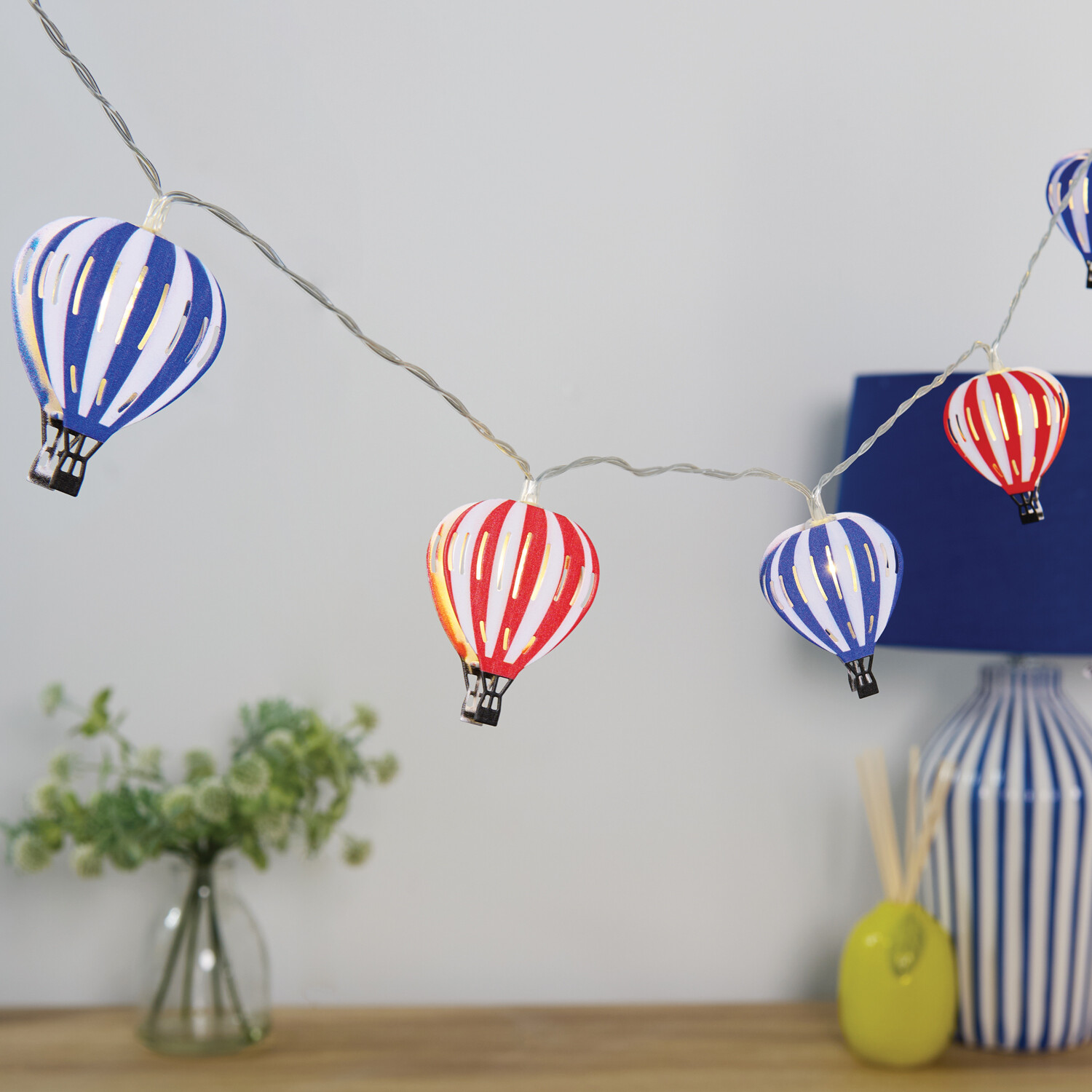 Hot Air Balloon String Lights Image 1