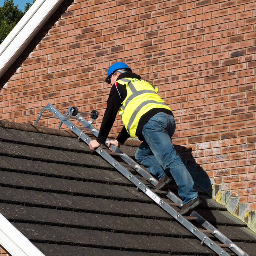 Lyte Ladders & Towers Trade Single Section 15 Rung Roof Ladder Image 2