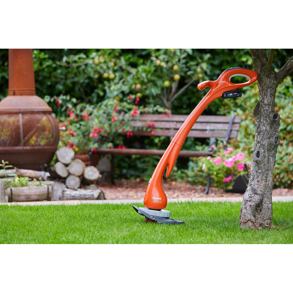 Flymo FEASITRIM18VK2 EasiTrim 250 18V Cordless Grass Trimmer with 2ah Battery Image 2