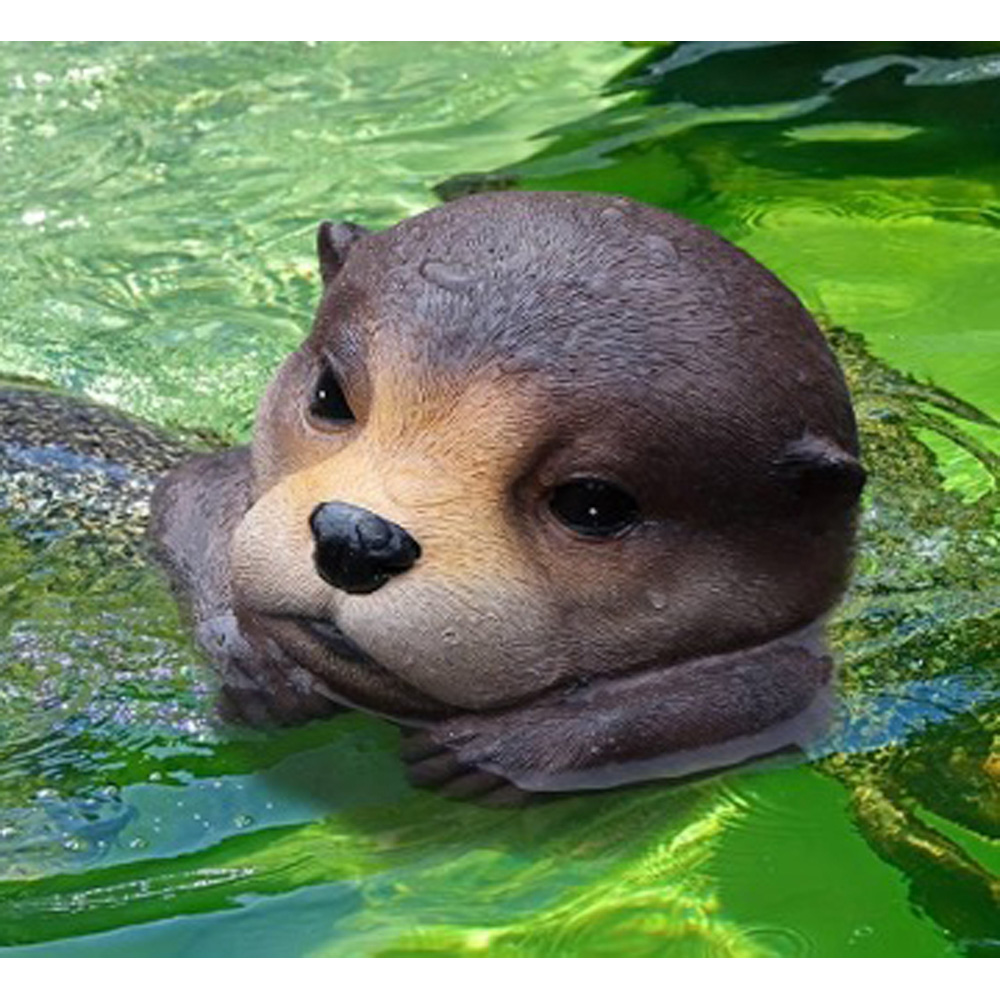 Avilo Floating Otter Decoration Ornament Image 2