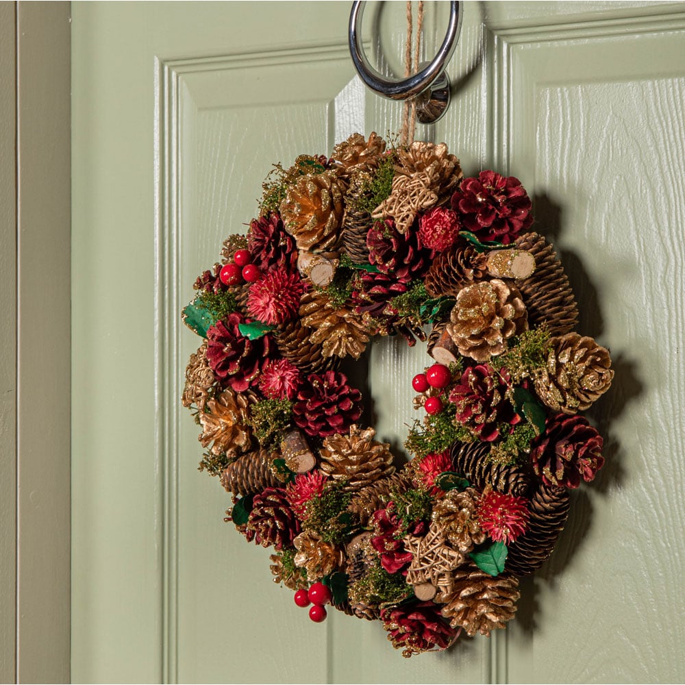 Samuel Alexander Red Wreath with Berries and Pinecones 36cm Image 8