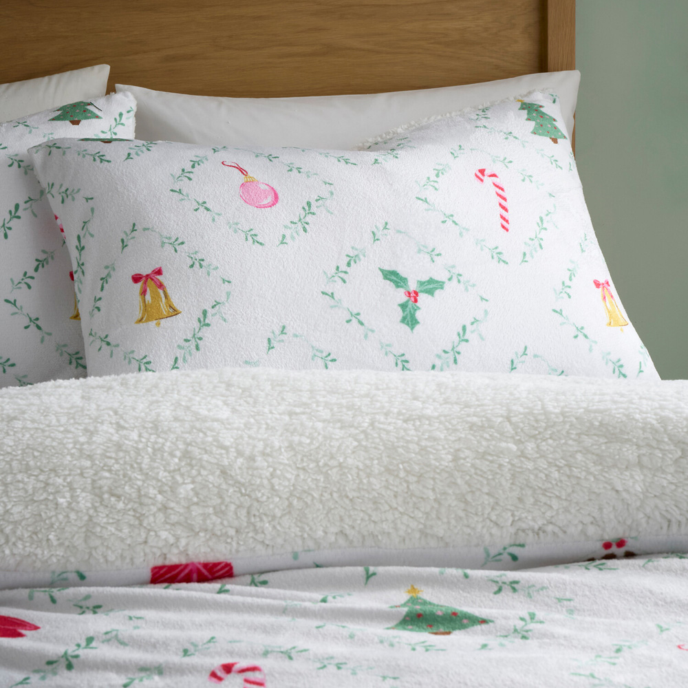 Christmas Trellis Fleece Duvet Set White King Image 2