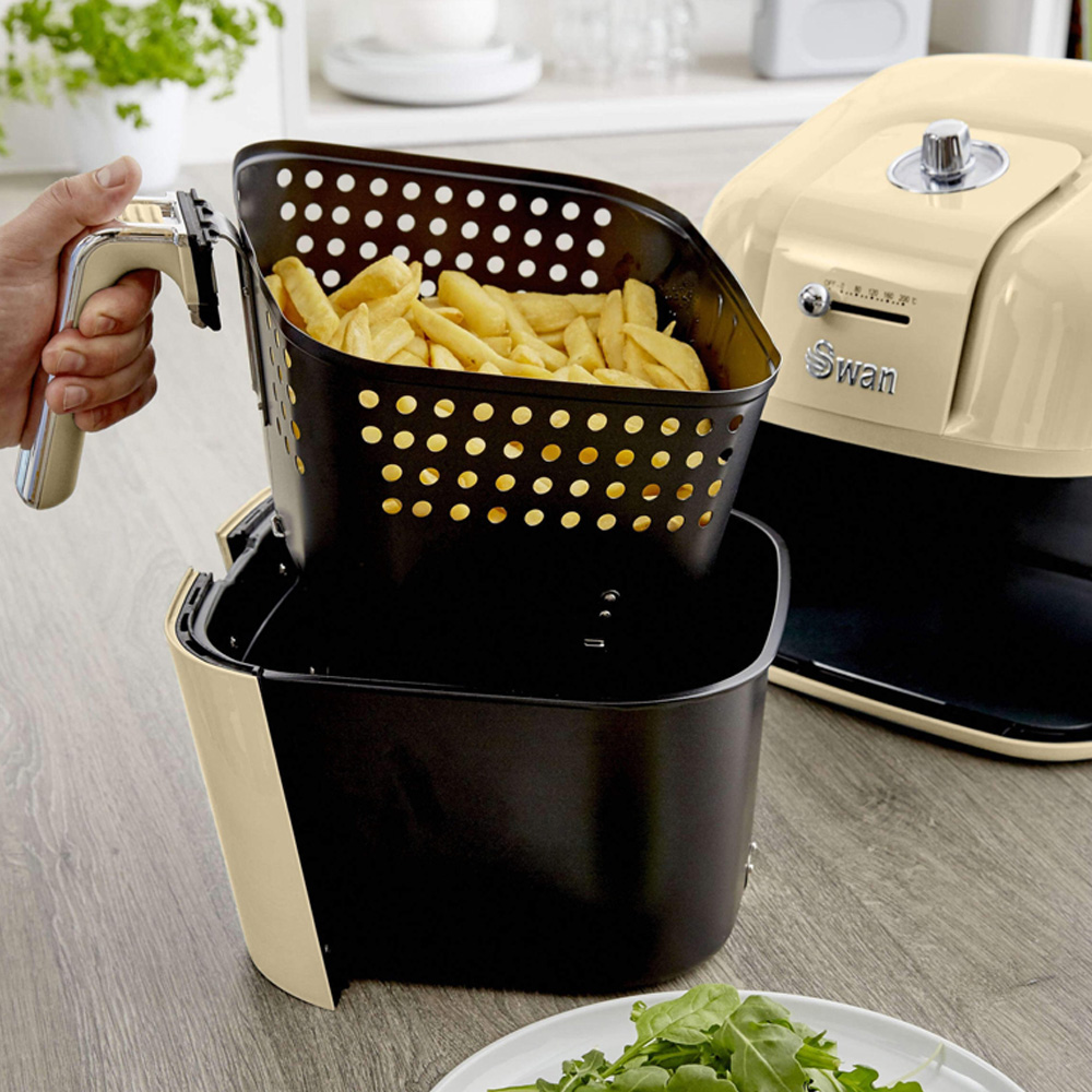 Swan SD10510CN Cream Retro Manual 6L Air Fryer 1800W Wilko
