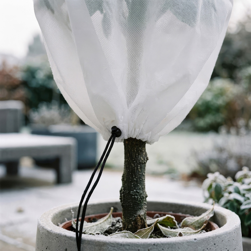 Harbour Housewares Plant Fleece Frost Protection Cover with Drawstring 80cm x 1m 2 Pack Image 3