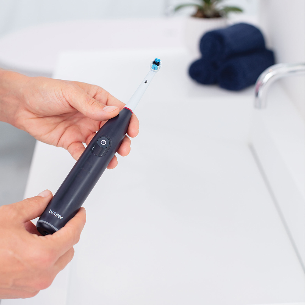 Beurer TB50 White and Blue Li-ion Rechargeable Toothbrush with Storage Box Image 2